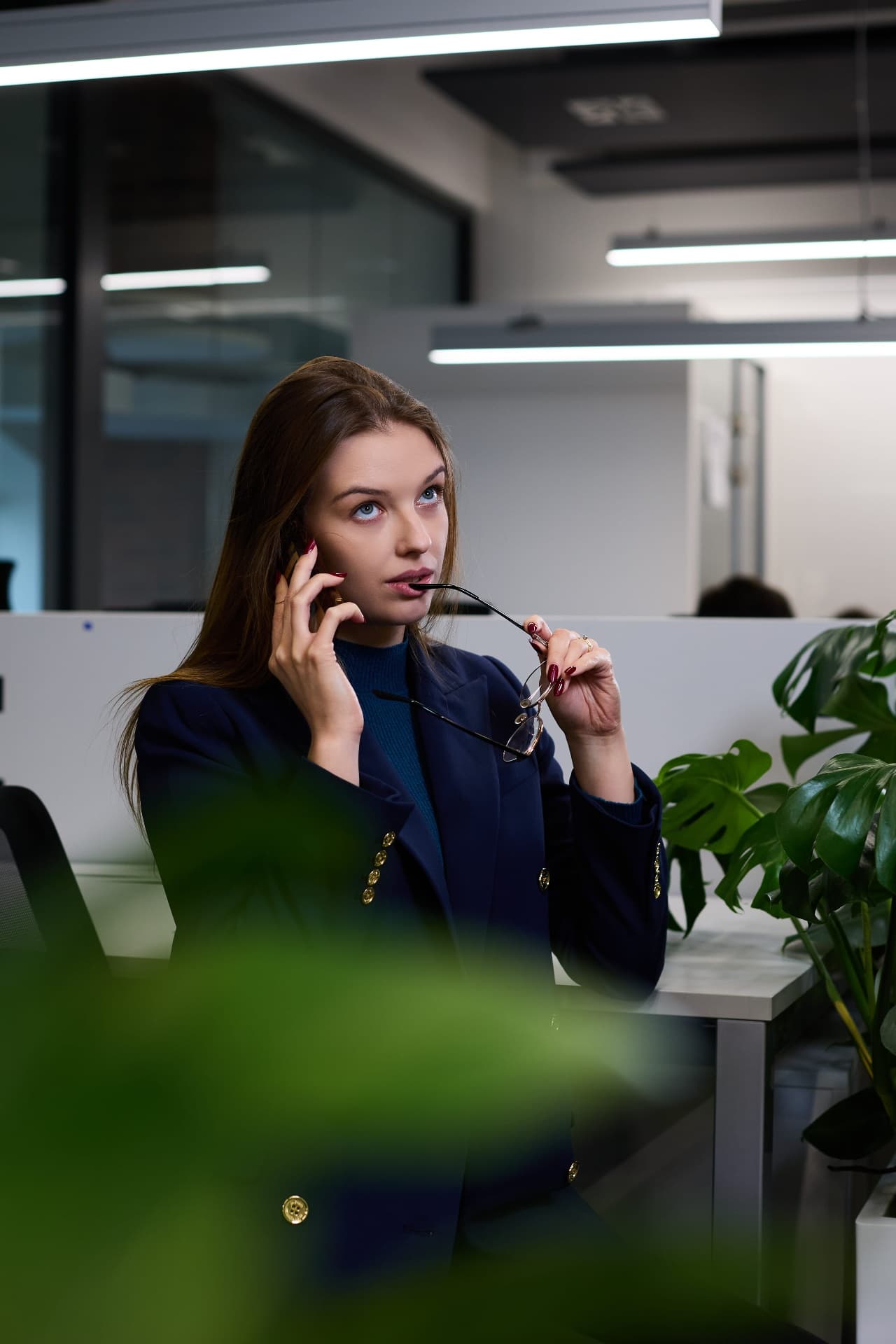 Natalia w trakcie rozmowy z klientem